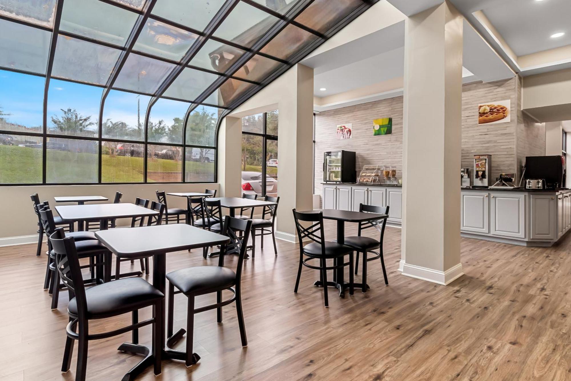 Quality Inn Корнелия Экстерьер фото