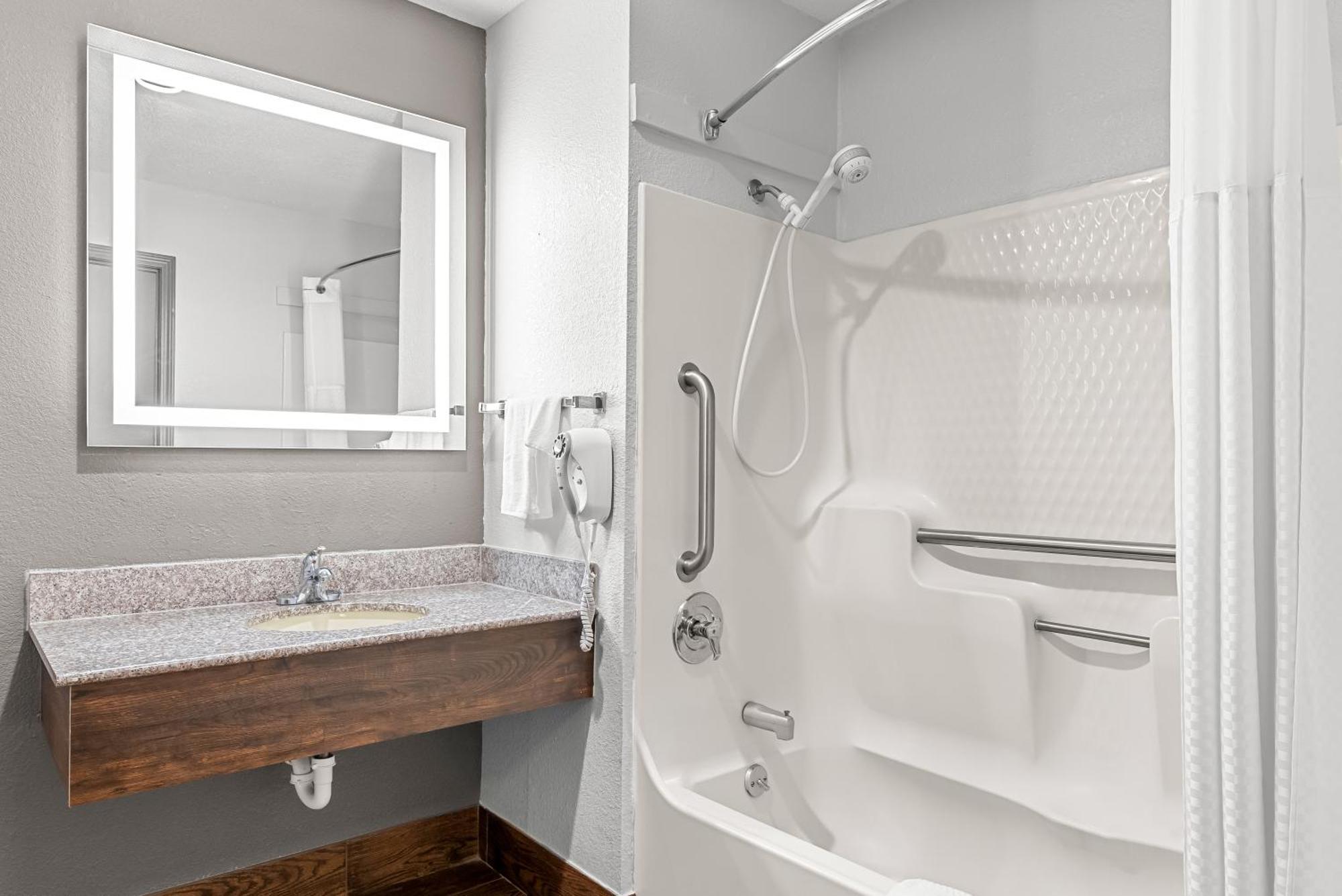 Quality Inn Корнелия Экстерьер фото
