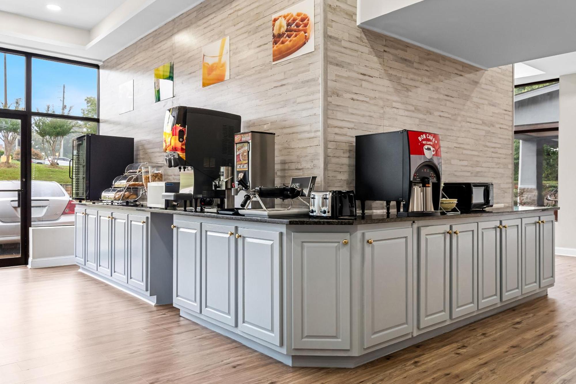 Quality Inn Корнелия Экстерьер фото