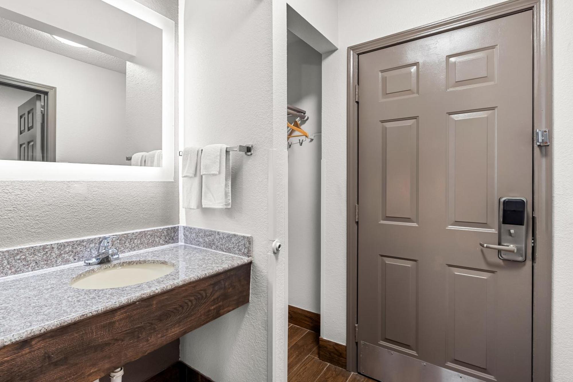 Quality Inn Корнелия Экстерьер фото