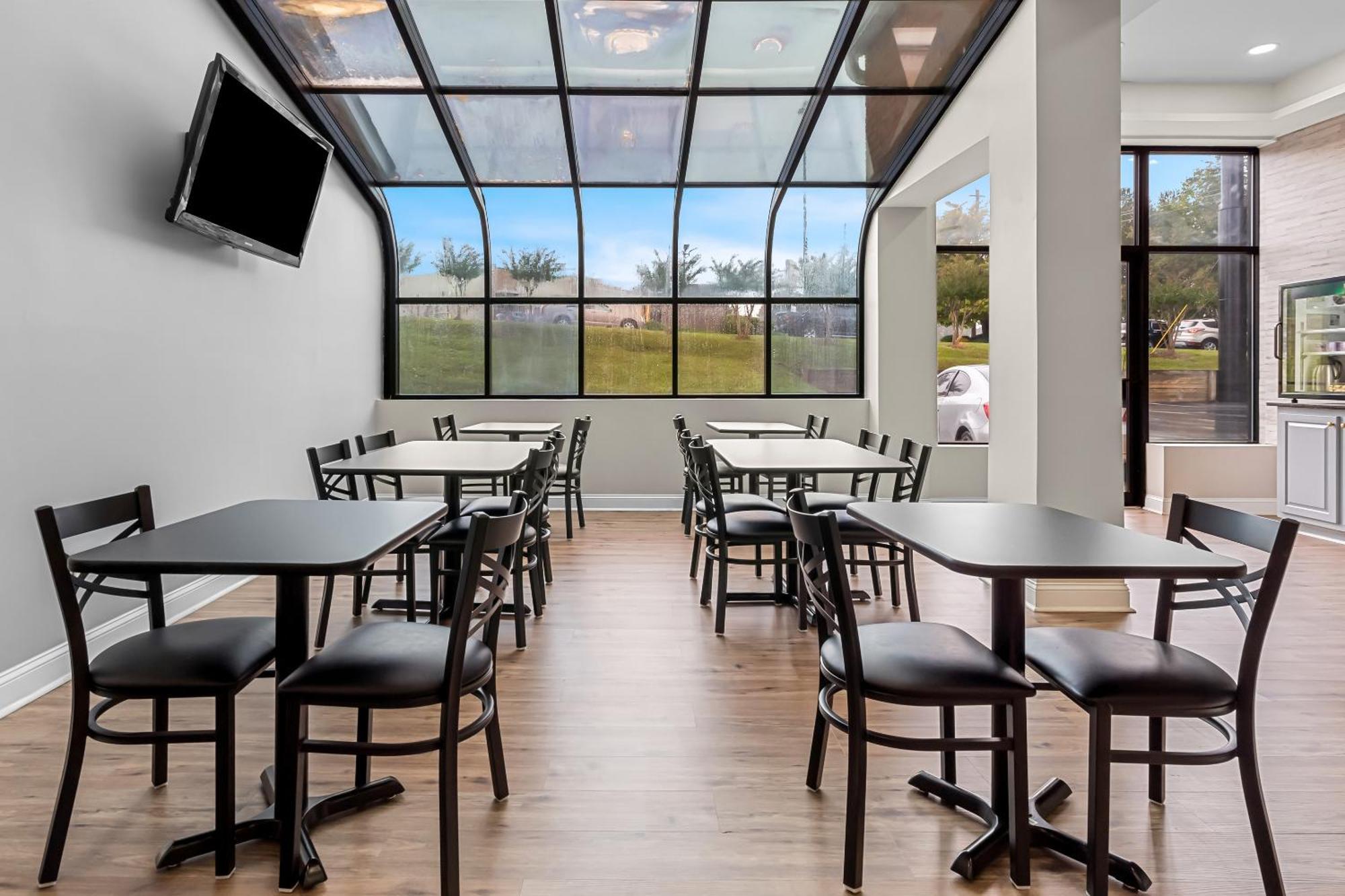 Quality Inn Корнелия Экстерьер фото